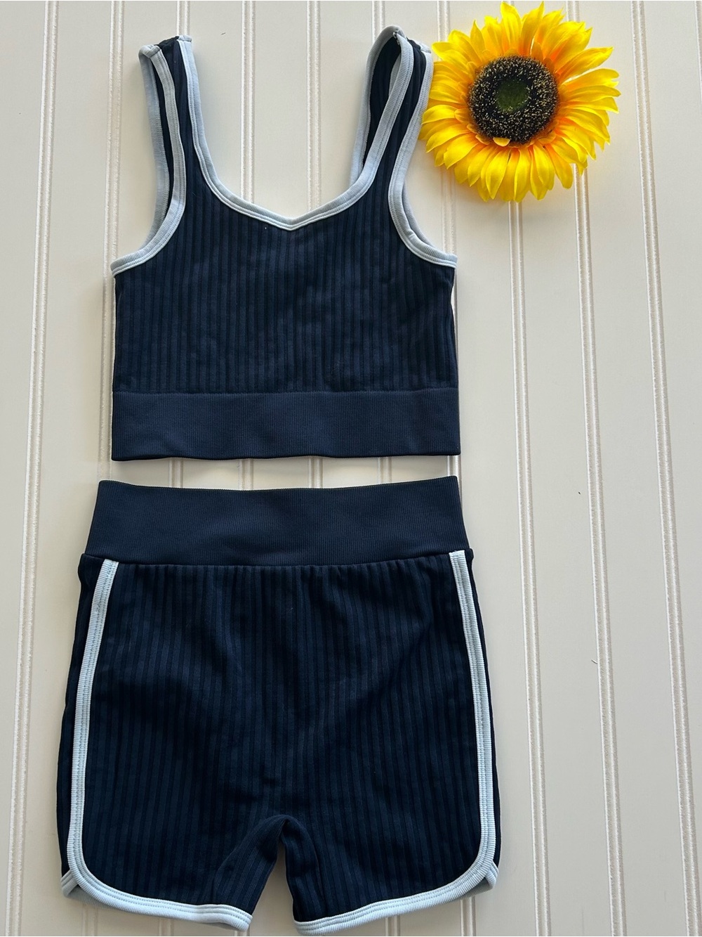 No Boundaries Brand  - Navy blue athletic 2 piece set, Girls size XXS. Excellent